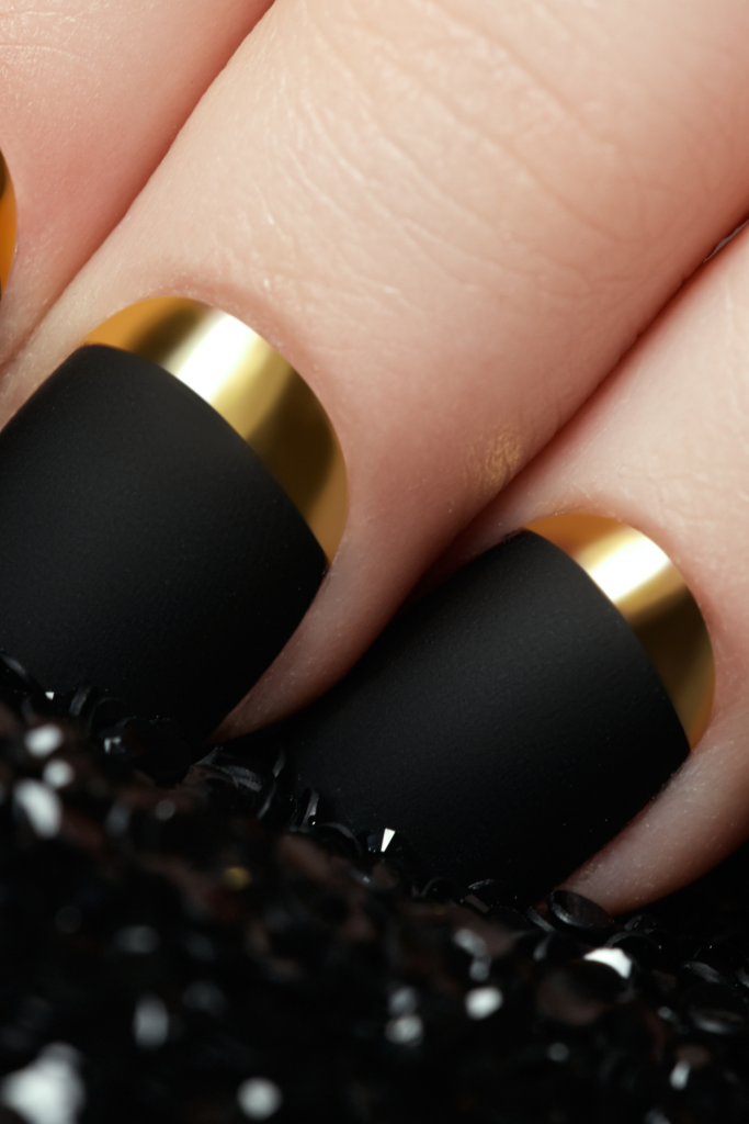 black and gold nails