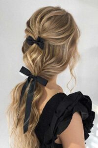 30 Enchanting Hair Ribbon Styles For The Best Coquette Aesthetic - Chic ...