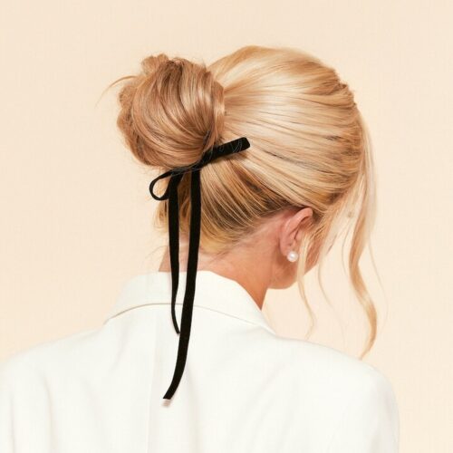 30 Enchanting Hair Ribbon Styles For The Best Coquette Aesthetic - Chic ...