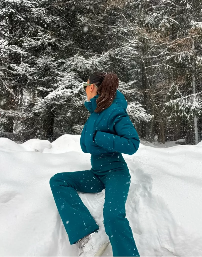 womens teal ski outfit