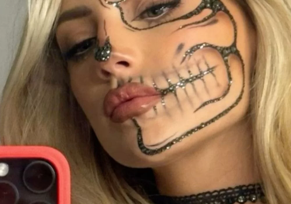 23 Glitter Halloween Makeup Ideas That Make an Epic Costume